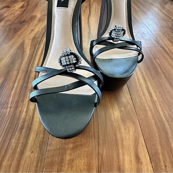 {Aqua} Platform Sandal Size: 7.5 - Picture 2 of 5